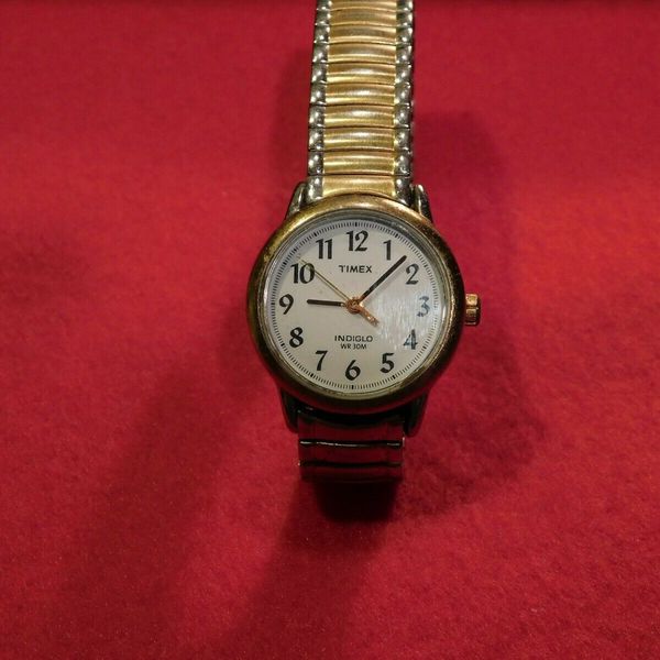 Timex Indiglo WR 30m 1216 Cell, L8, Stainless Steel Ladies Watch