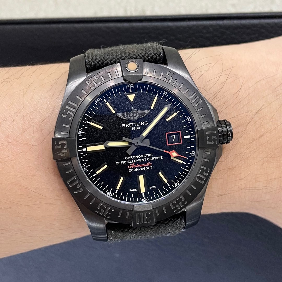 breitling avenger blackbird v17311