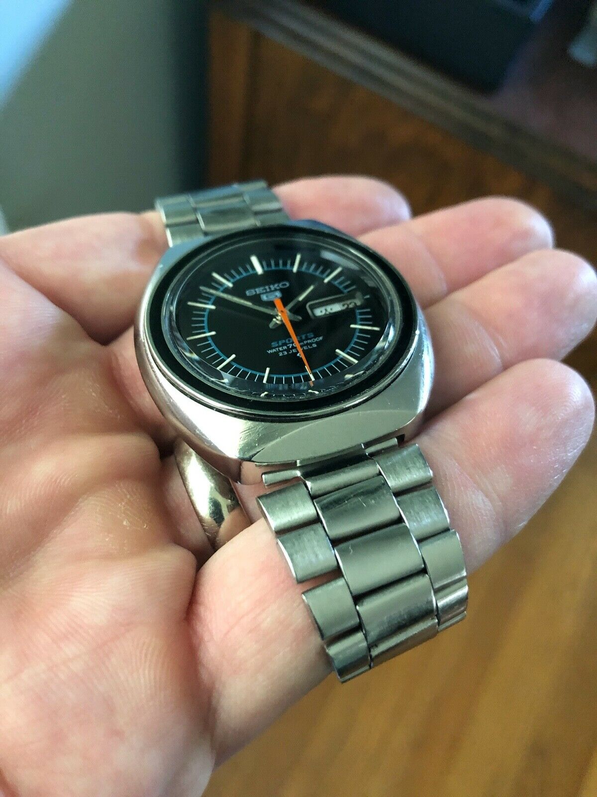 Vintage Seiko 5 Mens Watch Reference 6106-8560 from 1970