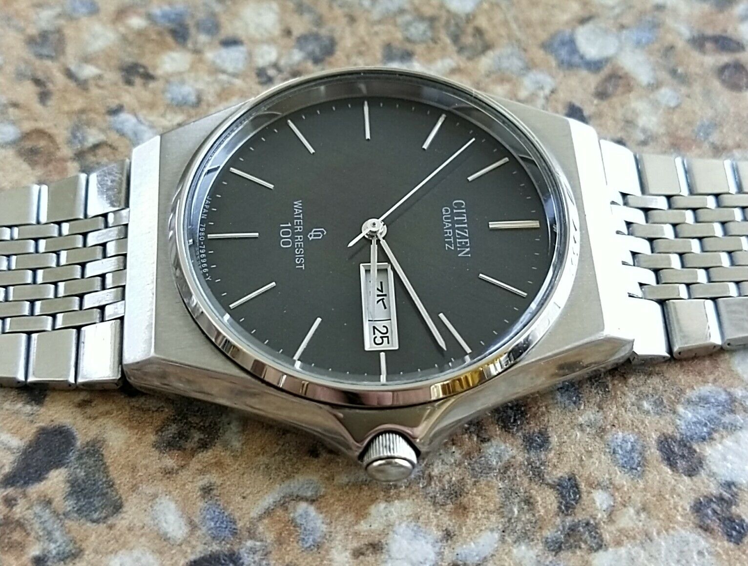 Vintage Citizen CQ Quartz 7980 September 1979 JDM Textured Dial