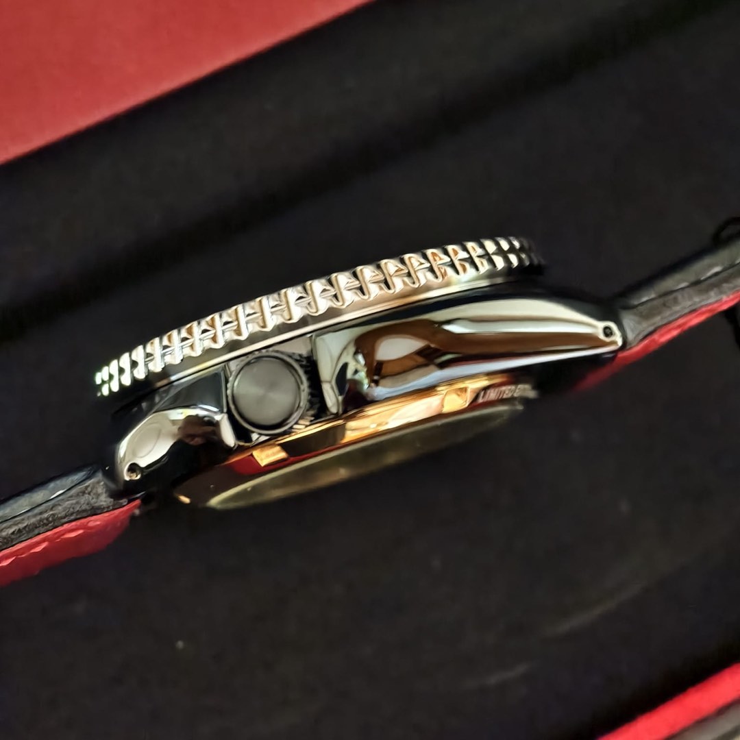 Seiko ONE PIECE SHANKS Seiko 5 Sport Limited Edition SRPH03K1 | WatchCharts  Marketplace