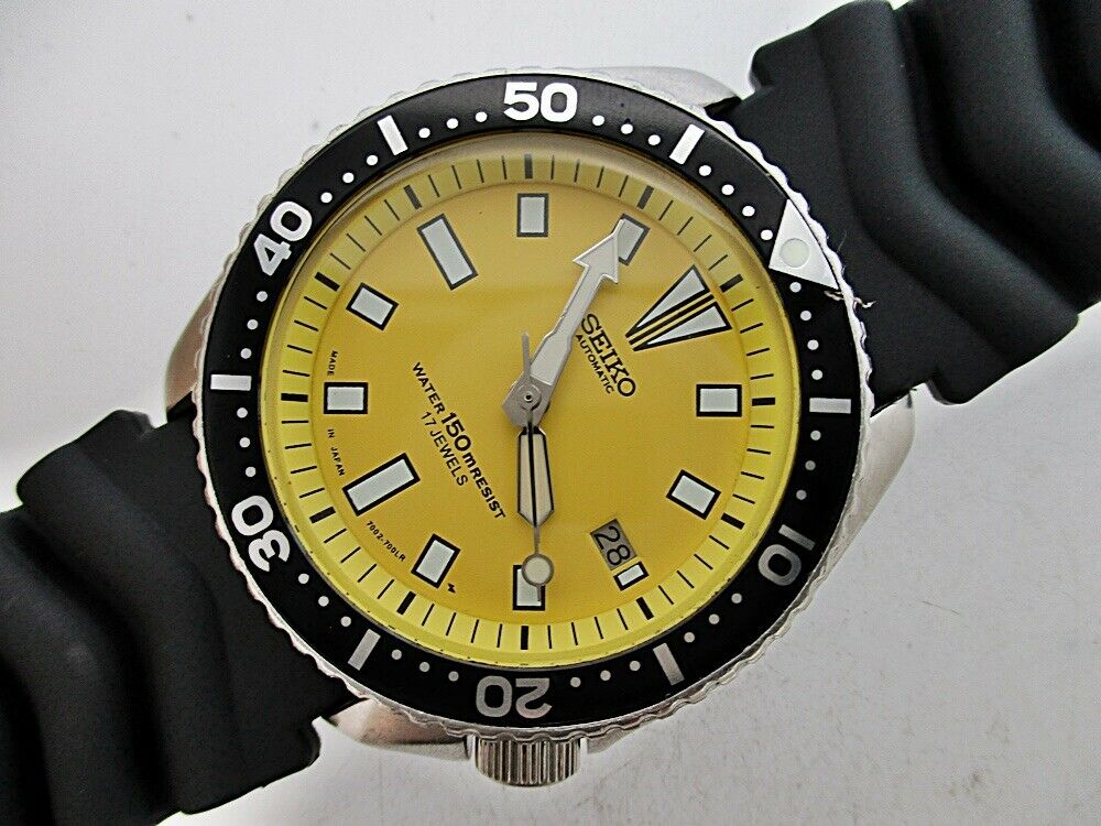 96' SEIKO 7002 7000 SS MENS DATE DIVE BLACK SN 692231 YELLOW