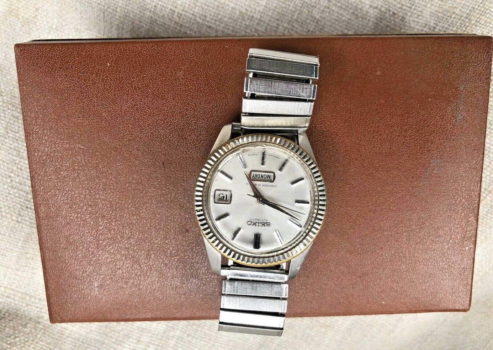 RARE VINTAGE SEIKO AUTOMATIC DAY DATE 6206-8110 DIASHOCK 26