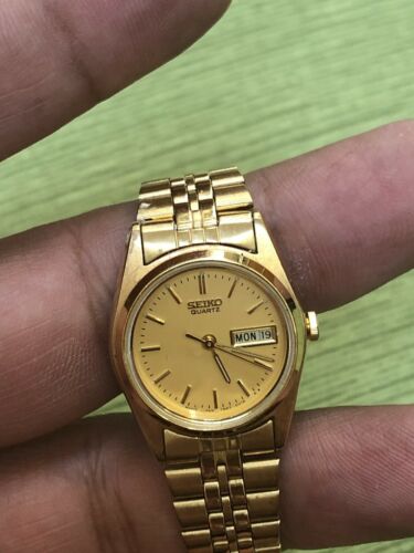 Authentic Women s SEIKO 7N83 0011 Quartz Watch Gold Tone WatchCharts