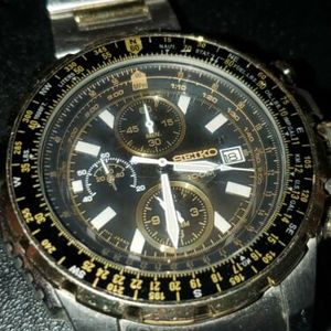USED condition SEIKO Flightmaster 7T62-0JR0 Chronograph Watch | WatchCharts