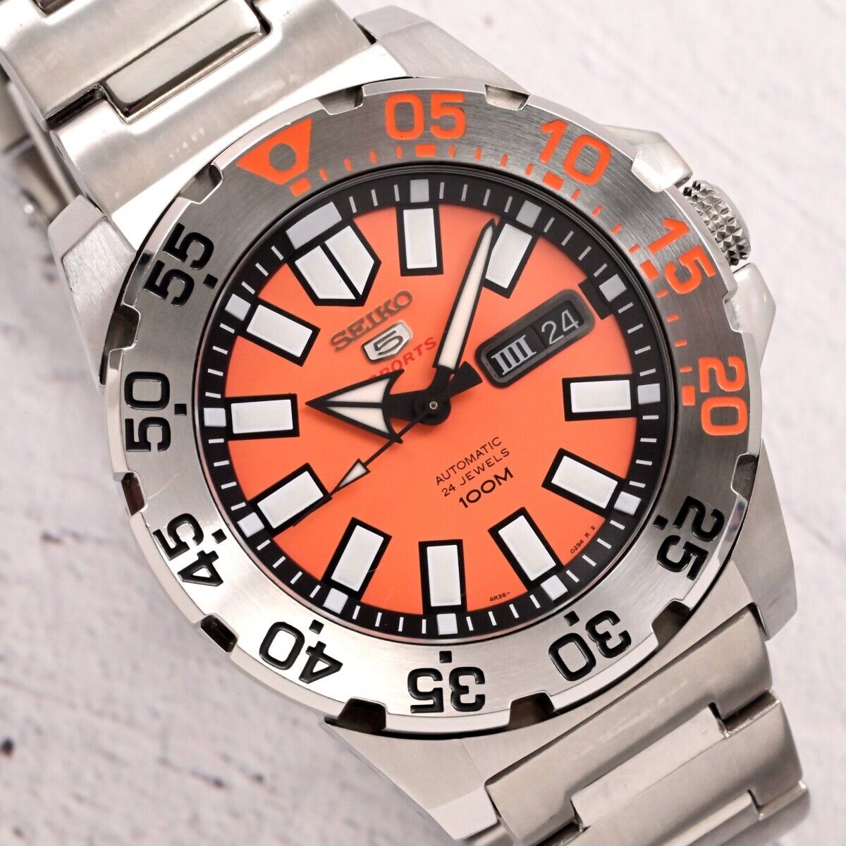 SEIKO 5 Sports 100M Divers Ref.4R36 02T0 Orange Monster day date