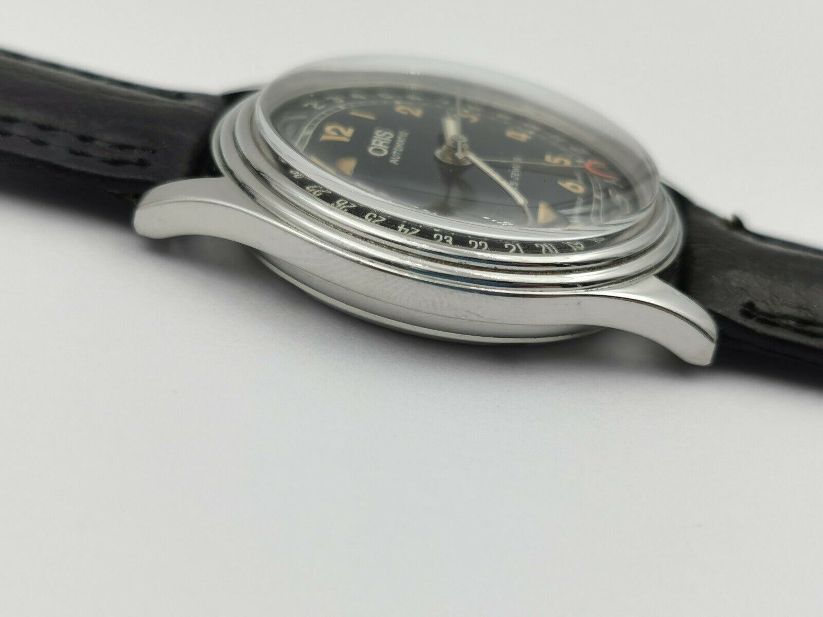 Vintage ORIS 7470 Pointer Date Automatic 25 Jewels Black Dial