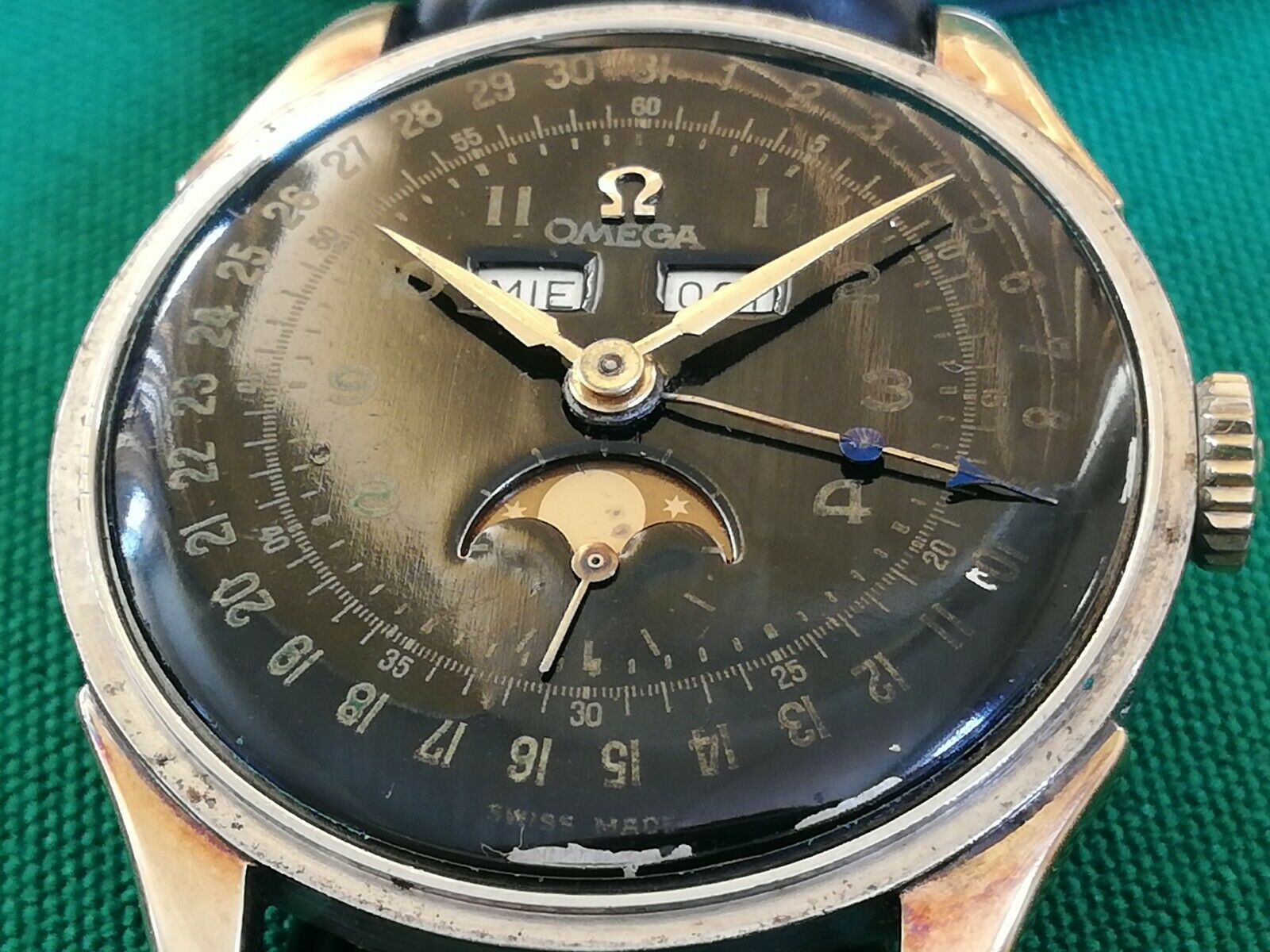 Omega Triple Date Moon Phase Ref. 2606 1 Manual Wind Cal.381