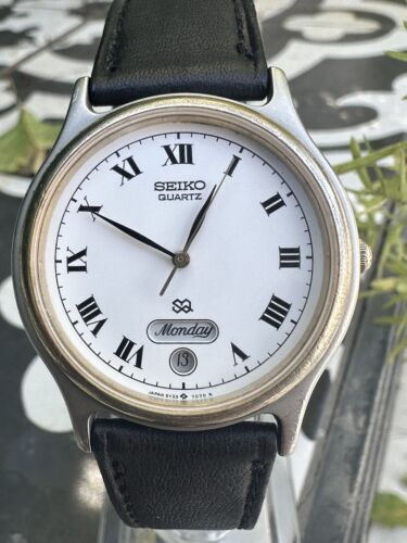 白髭 Seiko SQ Vintage DayDate 5Y23-7040 Men's Watch Roman