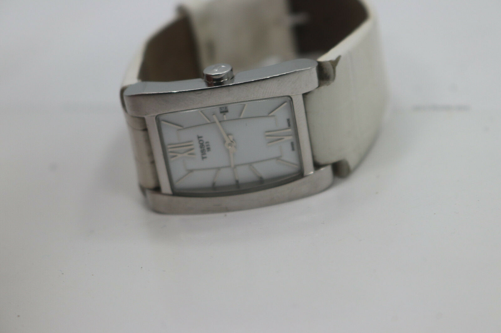 Tissot T105309A Generosi T Silver White Leather Quartz Ladies