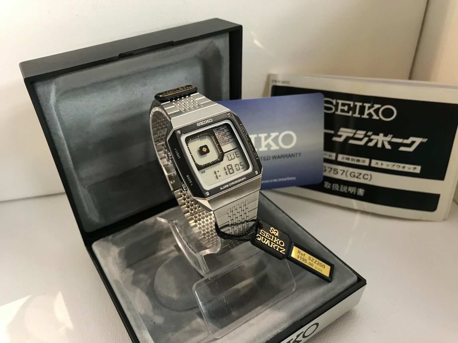 Seiko G757-4010 James Bond Octopussy Quartz LCD Watch 