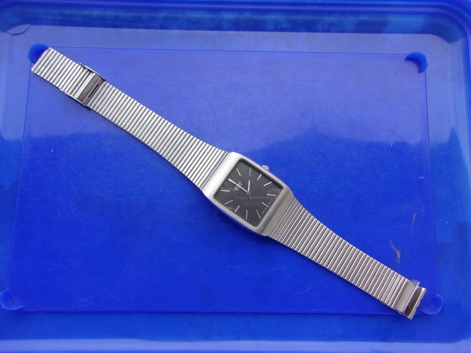 Rare vintage seiko 7810 - 5059 elegant nice quartz man watch japan