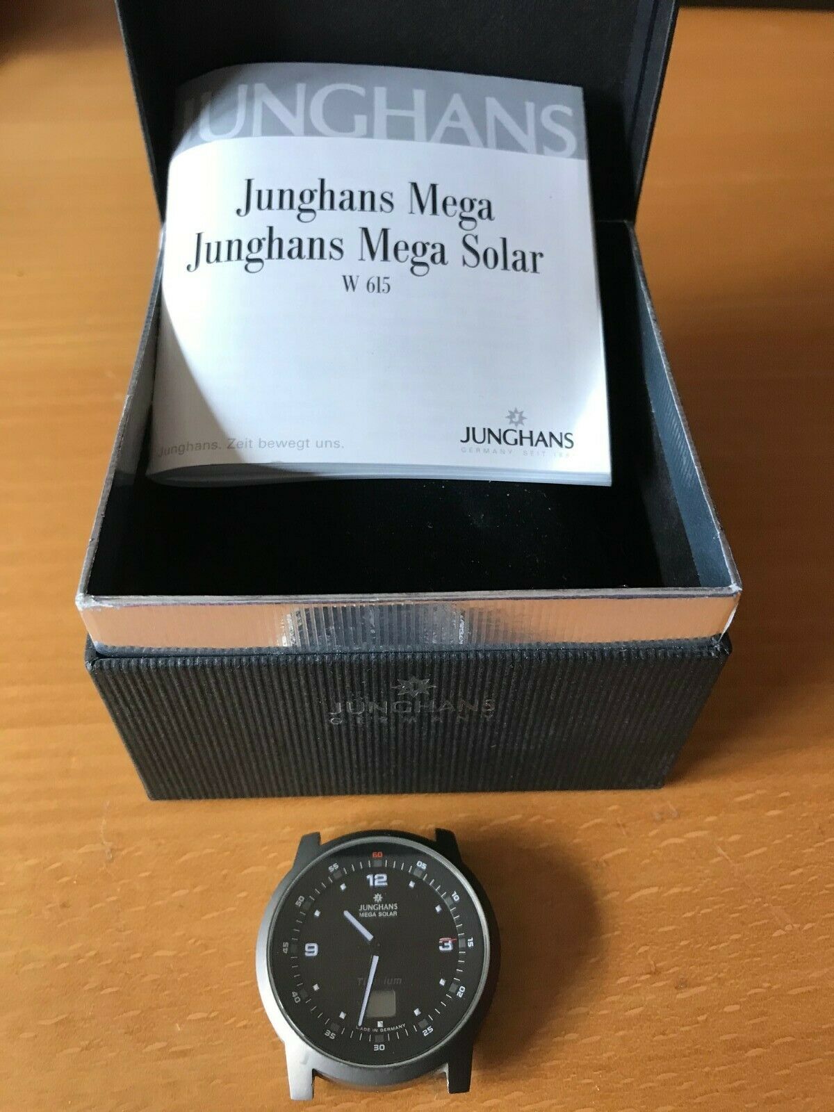 Defekte Junghans Mega Titanium Solar Funkuhr 34 2302 mit OVP und