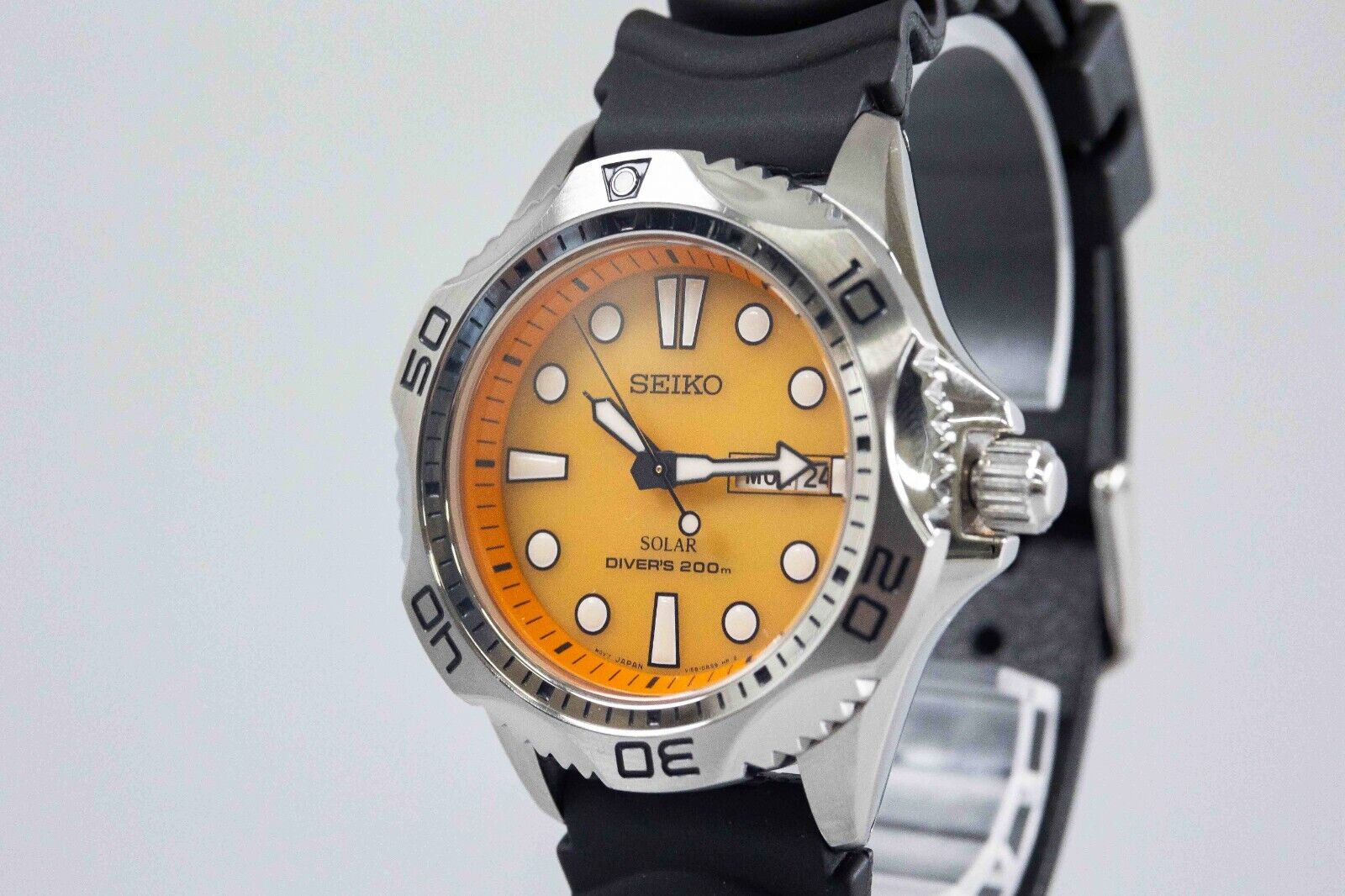 Early Model *NEAR MINT+2* SEIKO Solar Air Diver's V158-0AE0 Orange