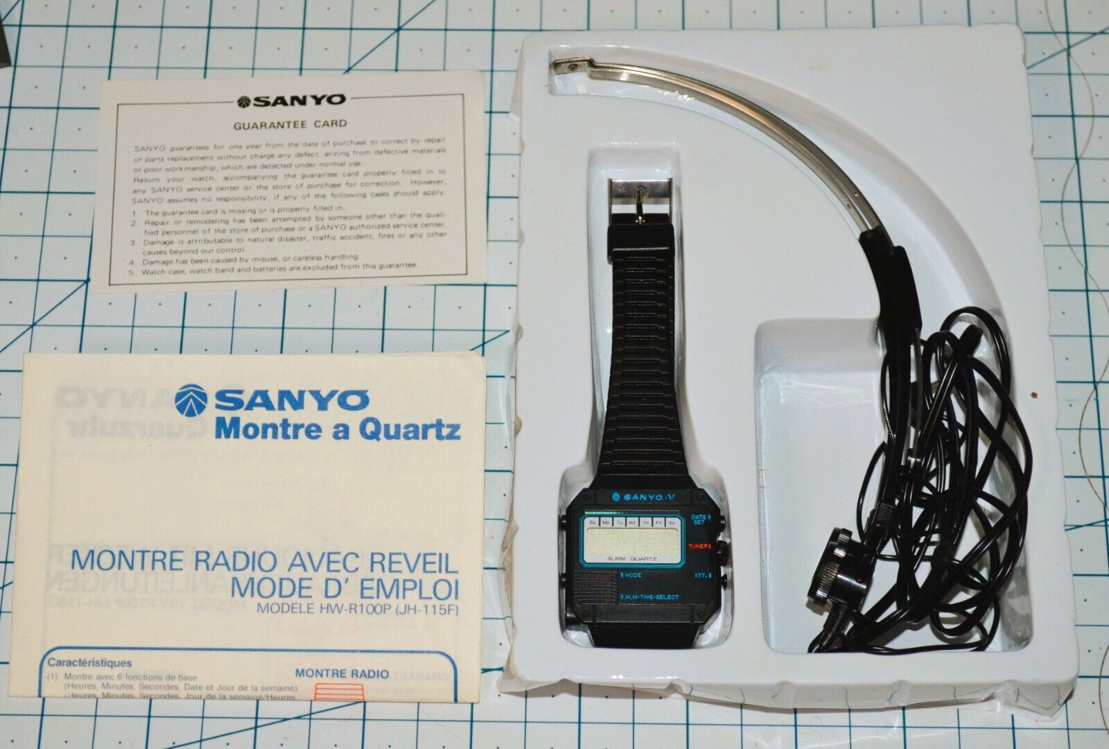 Very Rare Vintage 1980s SANYO Radio WATCH R100p With
