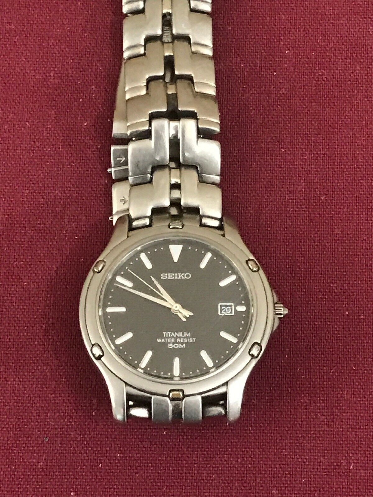 Seiko Titanium 7N32-0069 Water Resistant 50M Men's Watch - Running