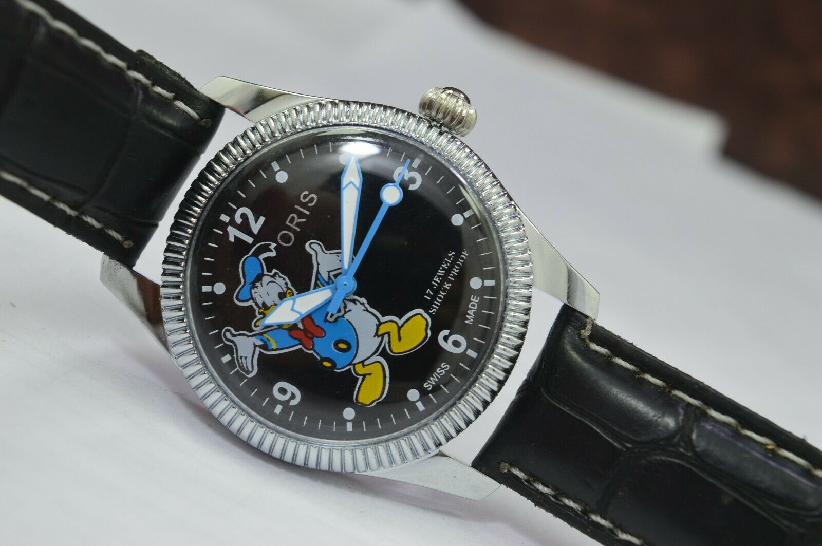 Beautiful Oris Donald Duck Hand Wind ST 96 17 Jewels Men s Wrist