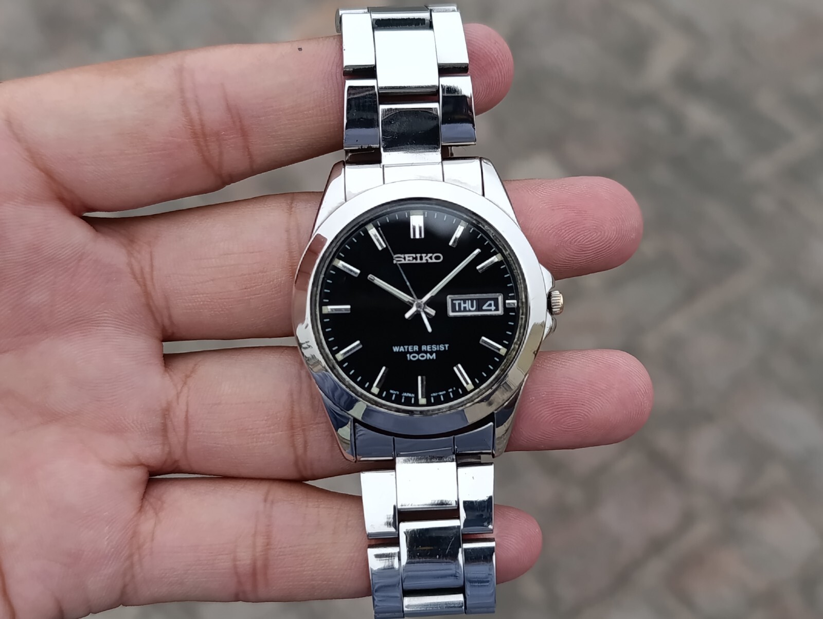 Vintage Seiko V743-9A20 Quartz Day-Date Black Dial 100m Men's