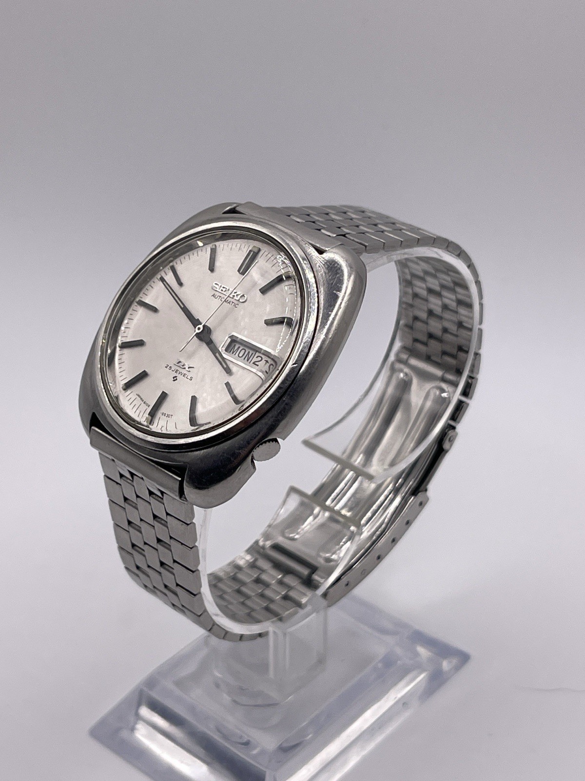 Working JDM Seiko 6106-8530 DX w/original bracelet. | WatchCharts