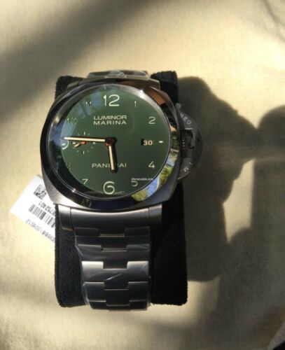 Panerai PAM 693 Green Faced Harrods Special Edition Mens