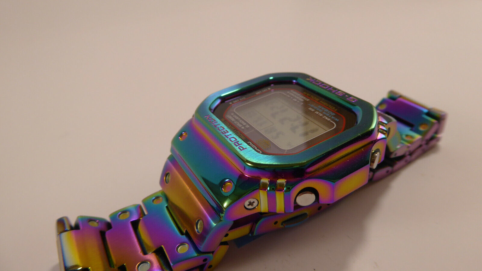 Casio G-Shock GW-M5610-1ER + Iridescent Rainbow Metal Case