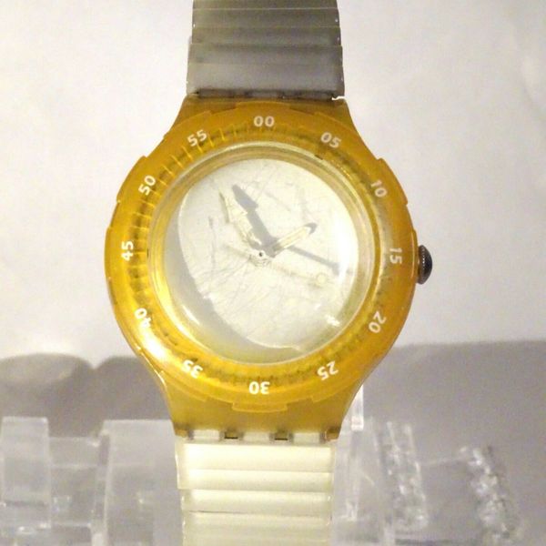 Swatch Scuba GLOW IN DARK Watch White Vintage Expandable Strap Diver