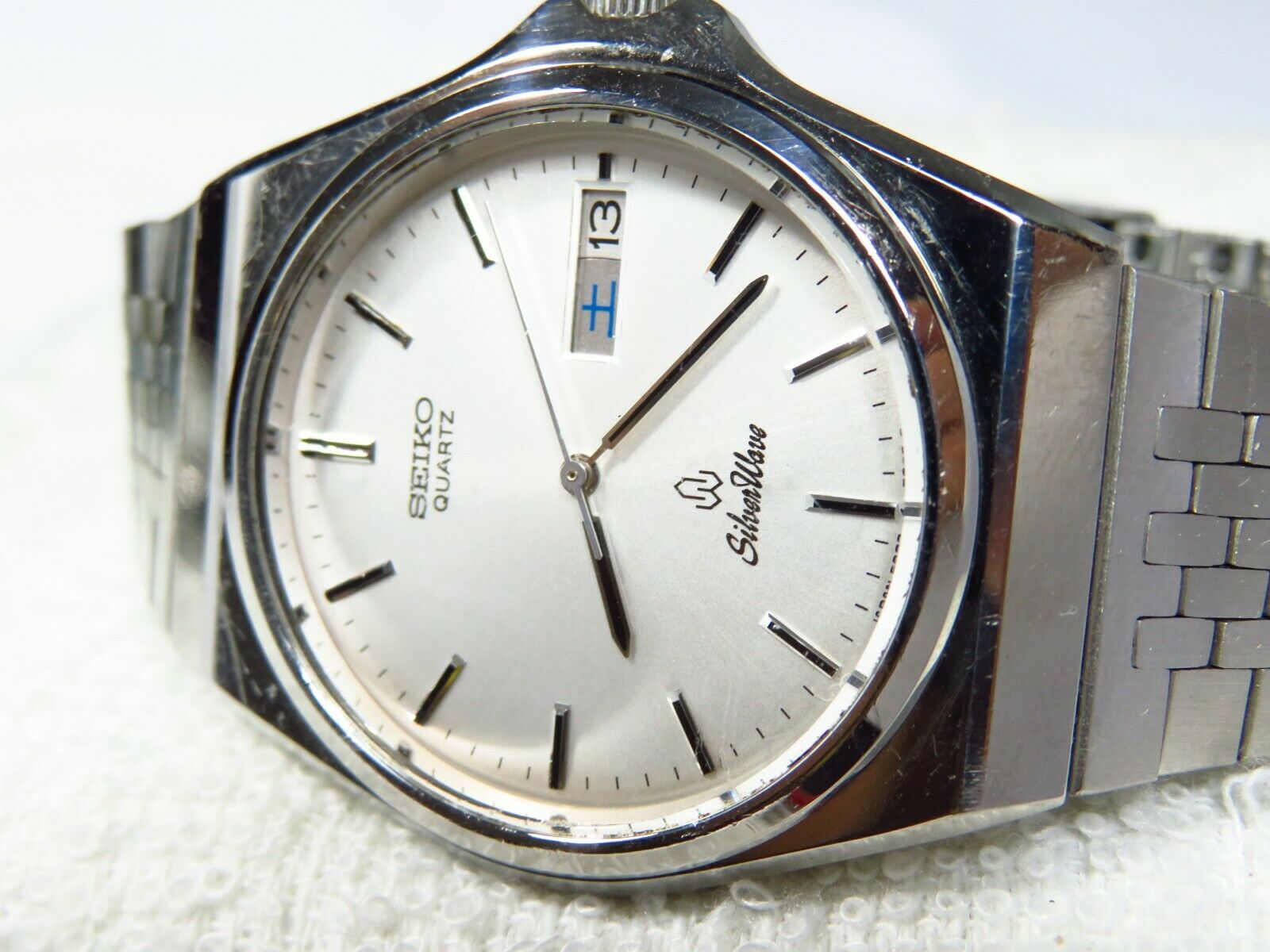 Vintage 1981 SEIKO Silver Wave QUARTZ watch { 5933 - 7000