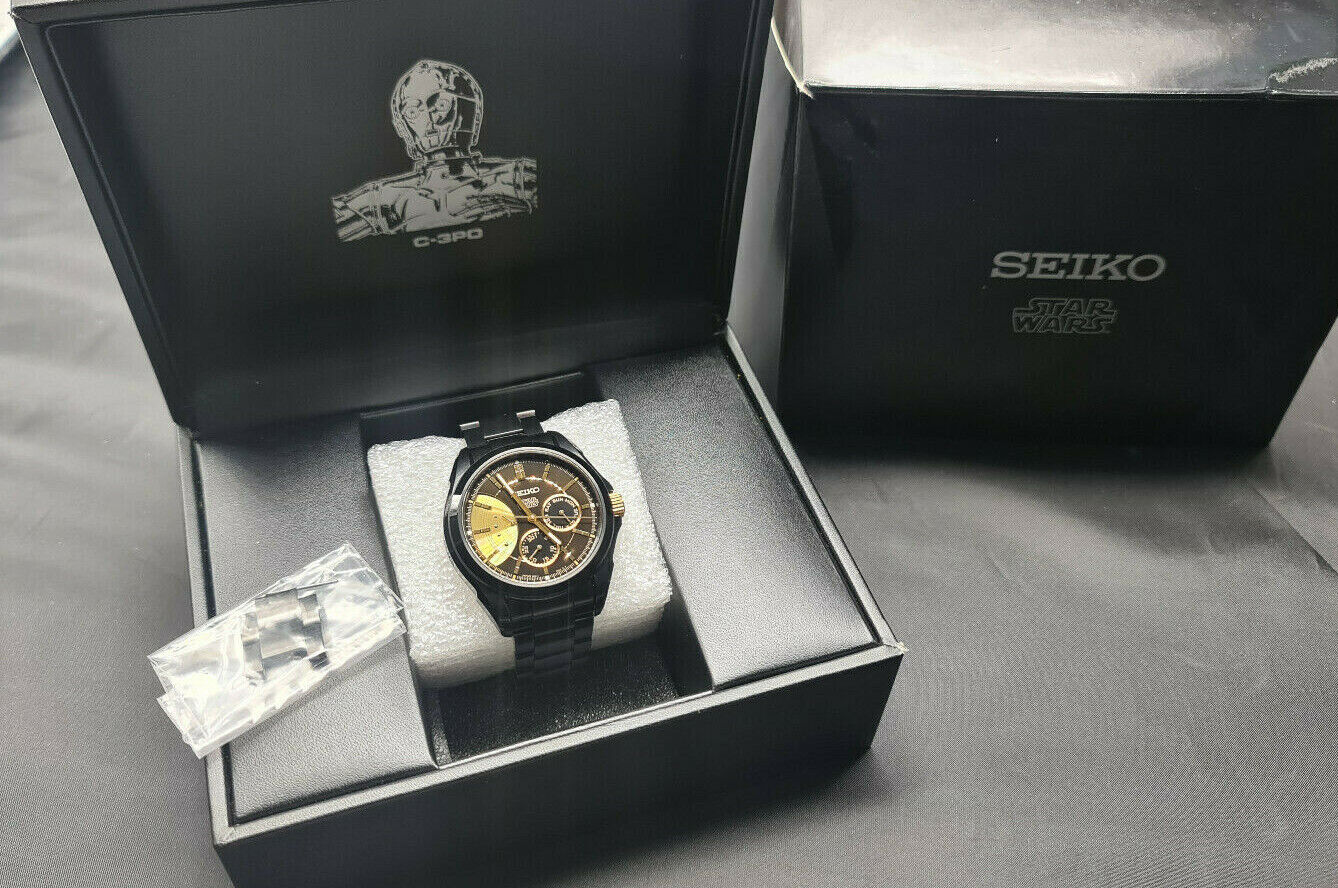 Seiko Brights Star Wars Collaboration C-3PO Limited 600 pcs SDGC015  6R21-00L0 | WatchCharts