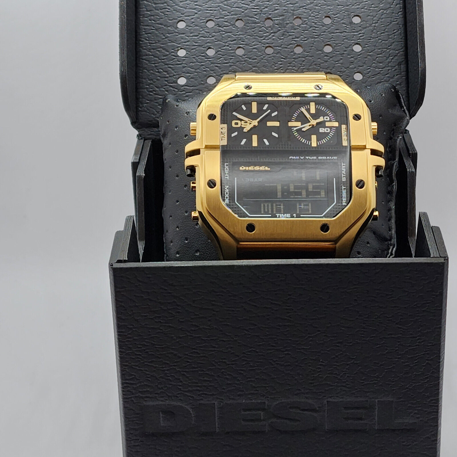 ORIGINAL DIESEL MENS WATCH CLASHER GOLD-TONE 3 TIME ZONE ANALOG