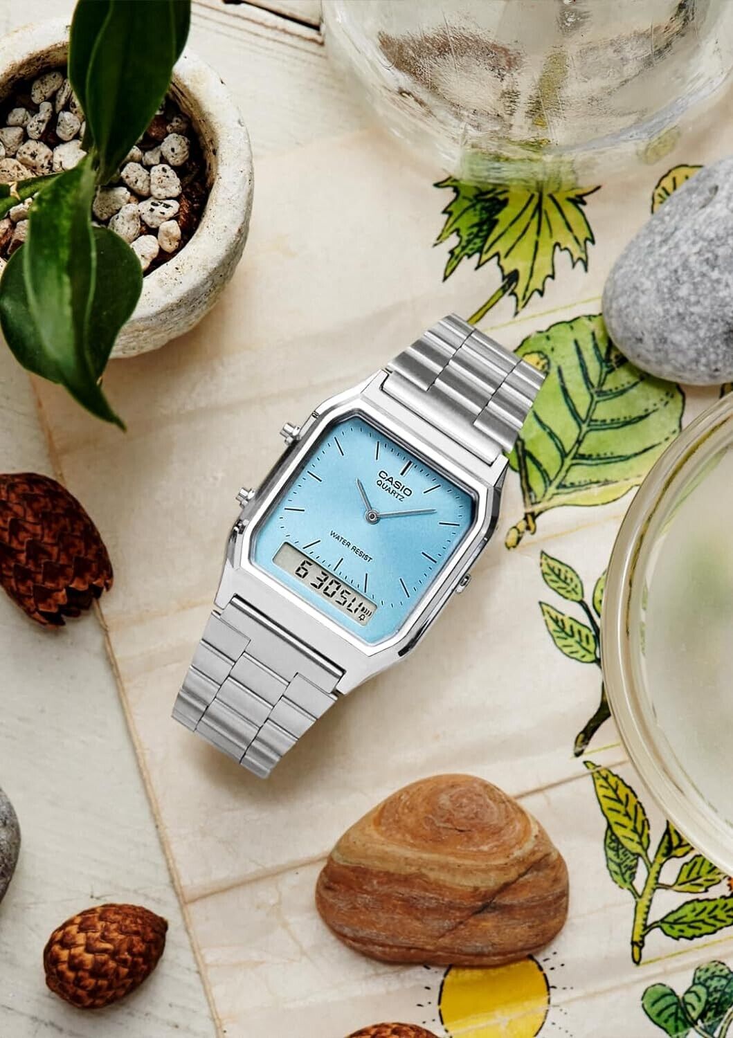 【新品未使用箱付き】CASIO AQ-230A-2A2 Casio AQ-230A-2A2 Retro Square Turquoise Blue Retro Public Metal