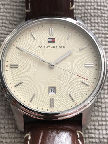 Faulty Ex-Display Silver Tone Tommy Hilfiger TH.151.1.14.1074 