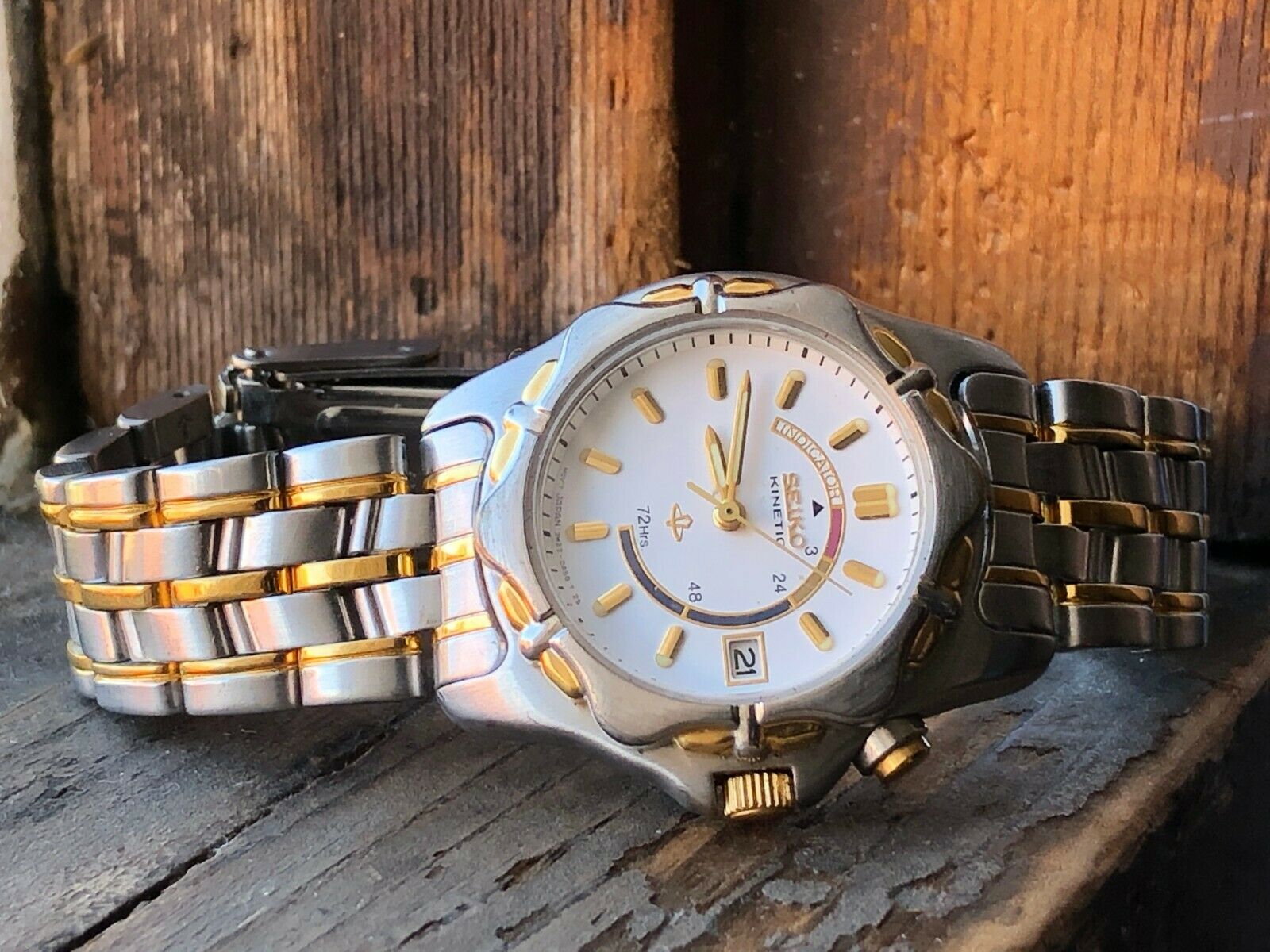 AUTHENTIC Nice Vintage Ladies SEIKO KINETIC 3M22-0A33,7j,Date