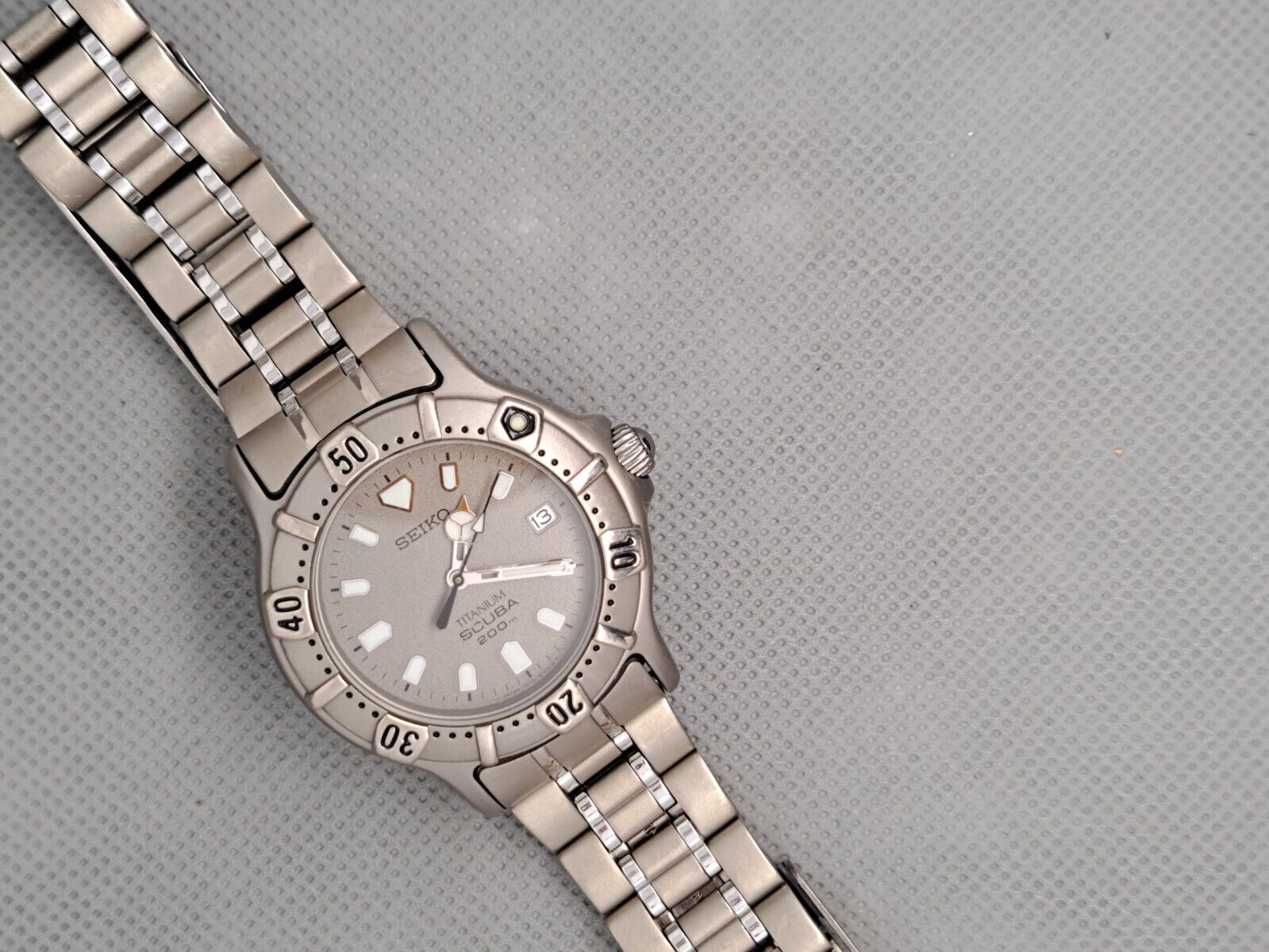 RARE Seiko Vintage NON Digital Watch TITANIUM DIVER SCUBA 200M 