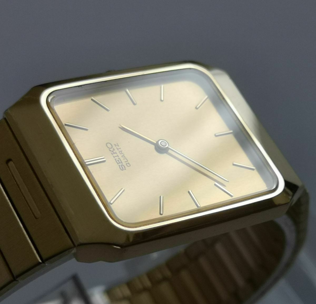 Vintage 1996 Seiko 5P30-5D50 elegant dress men