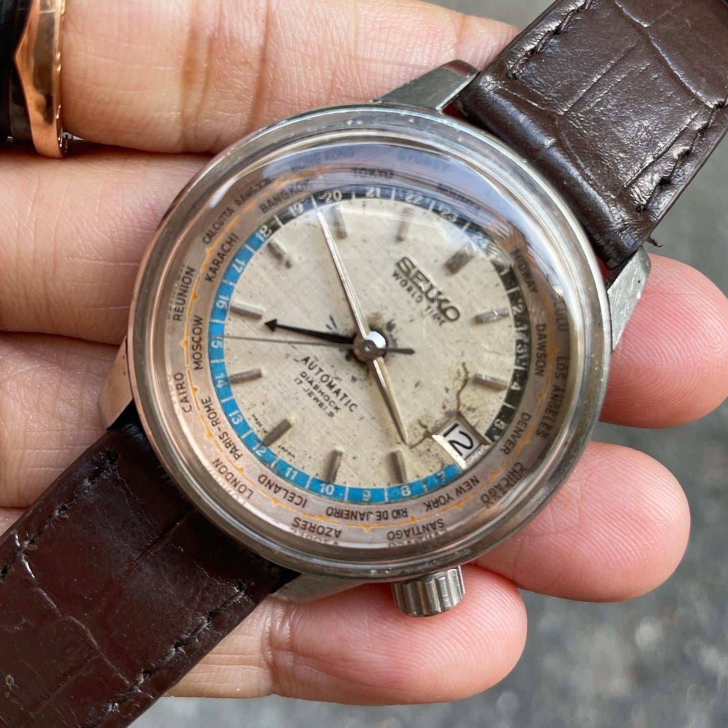 Seiko world time online 6217