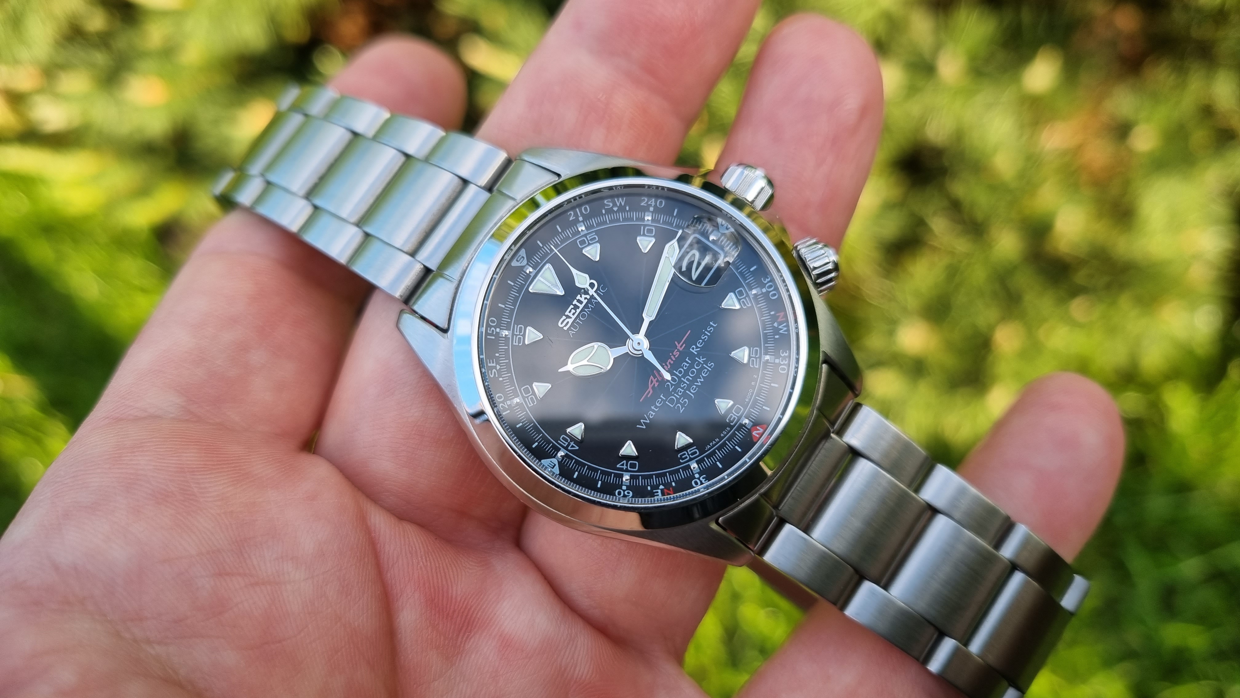 Red on sale alpinist seiko