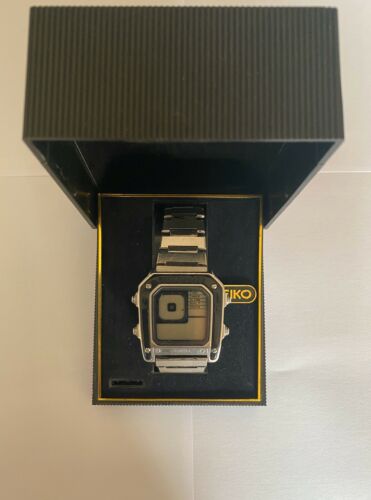 1983 Seiko G757-5020 Sports 100 - Digital Bond Watch