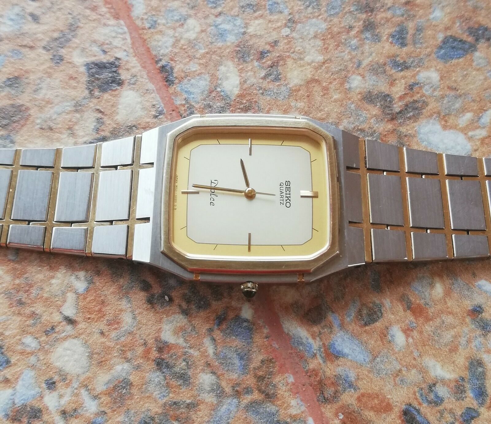Seiko Dolce Quartz 9521 5020 December 1982 SGP Dress Watch 