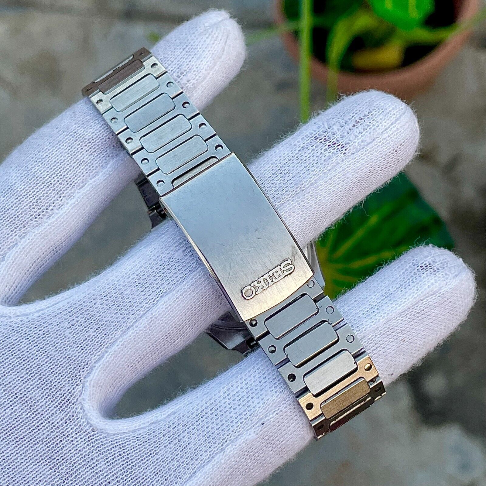 Vintage Seiko Silver Wave Quartz Men's Watch 2628-0060