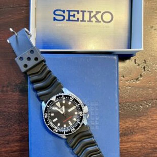 Seiko Prospex Men's Black Watch with Rubber Strap SKX173 WatchCharts
