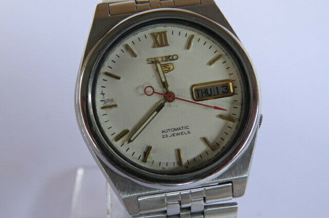 Vintage Made in Japan SEIKO 5 Automatic 23 Jewels watch Good