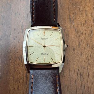 Near MINT* Seiko Dolce 9520-5140 Vintage Gold Dial 25mm Quartz