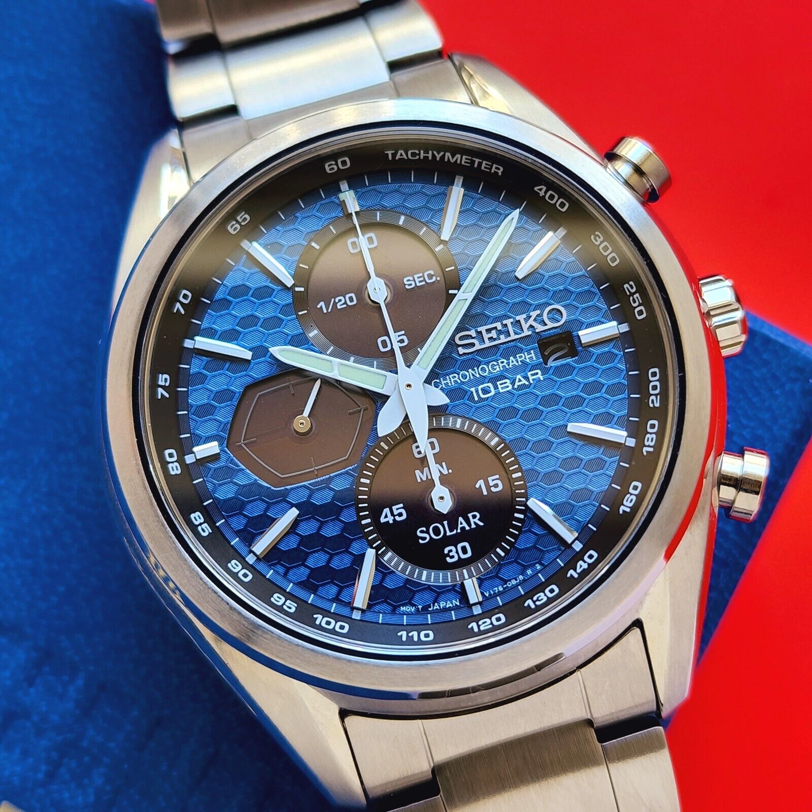 WatchCharts Rare Dial Solar SSC801P1 Bracelet Mens Chronograph | Blue Watch Seiko Marketplace V176-0BH0