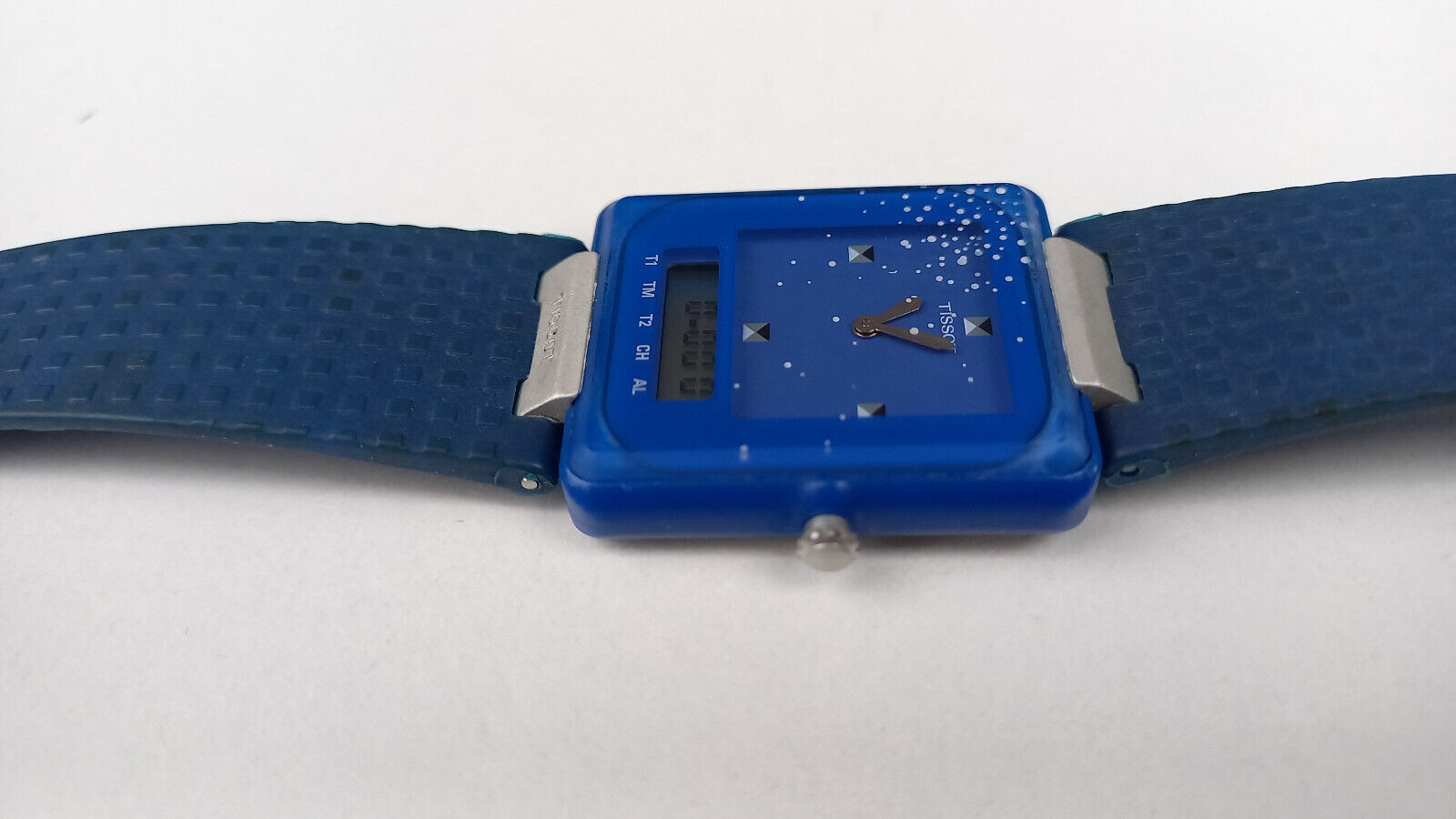 VINTAGE RARE TISSOT TWOTIMER D378 SWISS QUARTZ WATCH FROM 8OS