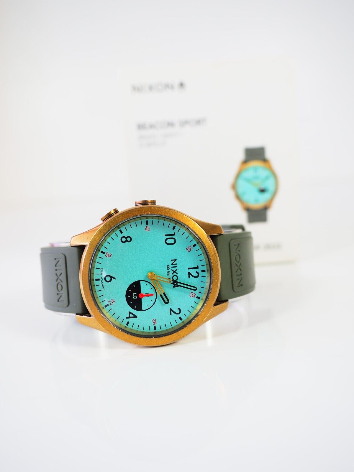 Nixon hotsell beacon watch