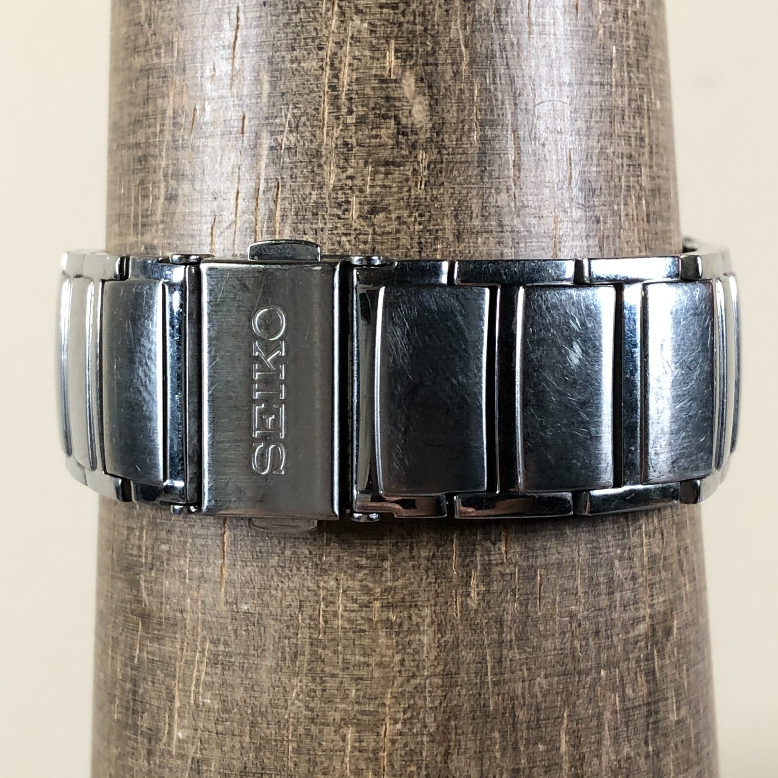 Seiko Men 7N39-0AS0 Date Silver Tone Rectangular Quartz 34mm Watch
