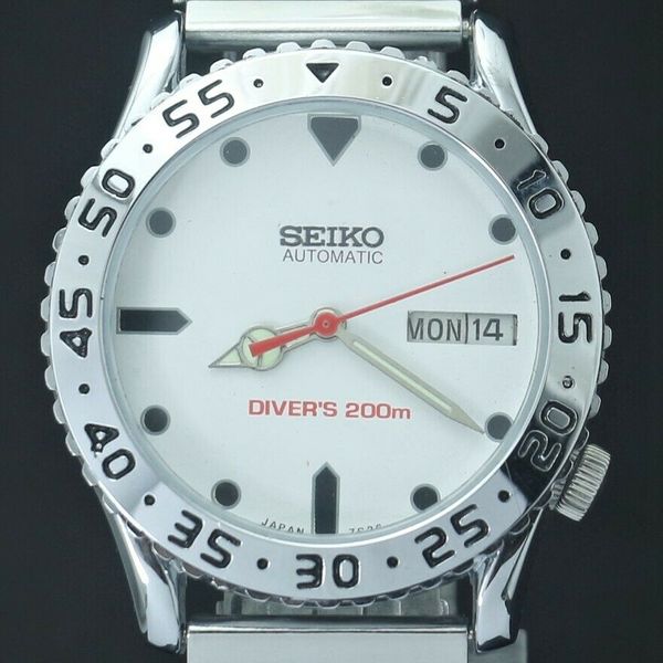 Vintage Seiko 5 Men 17J Automatic cal.6309 Fix Bezel Day/Date Steel Band Watch WatchCharts