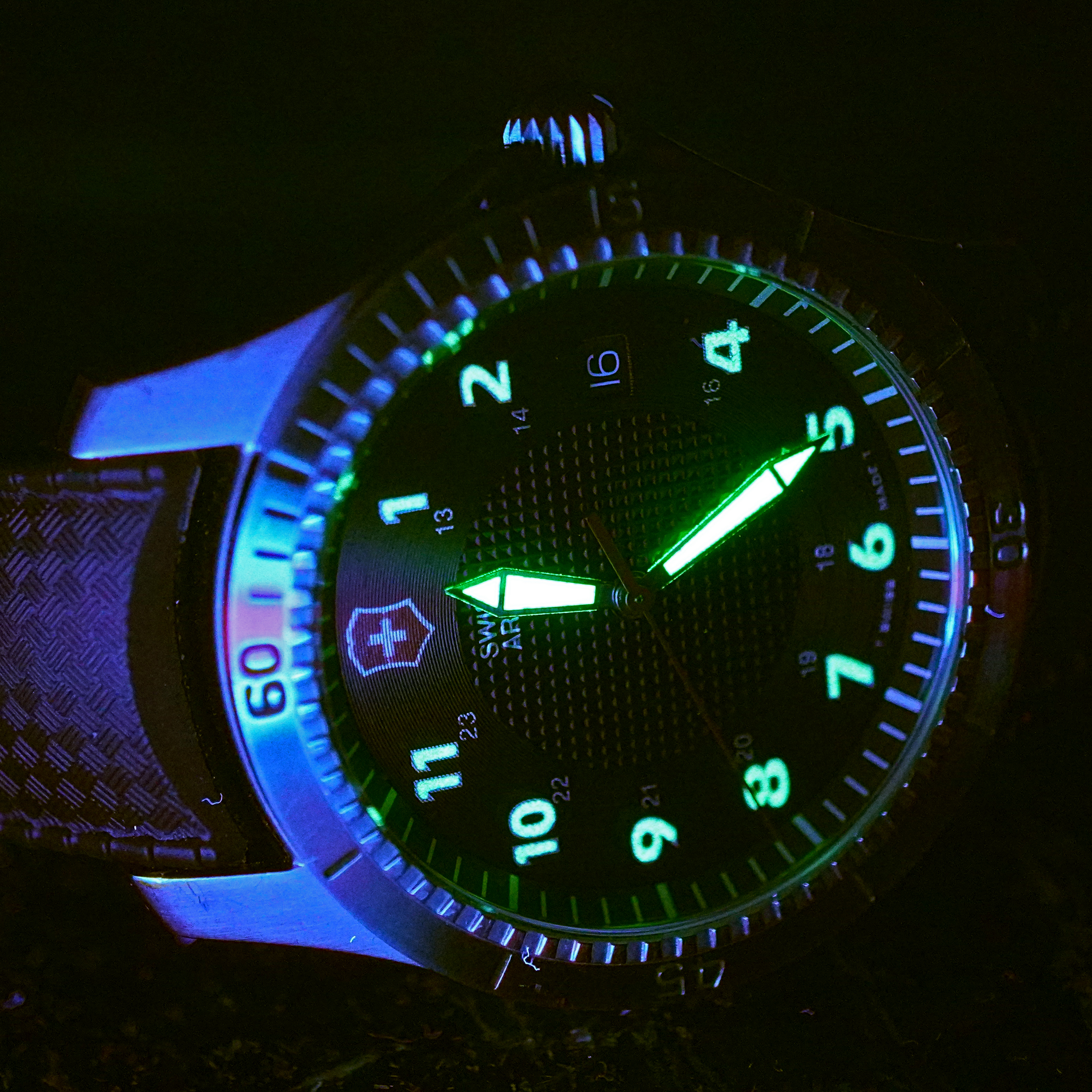 Victorinox tritium sale watch