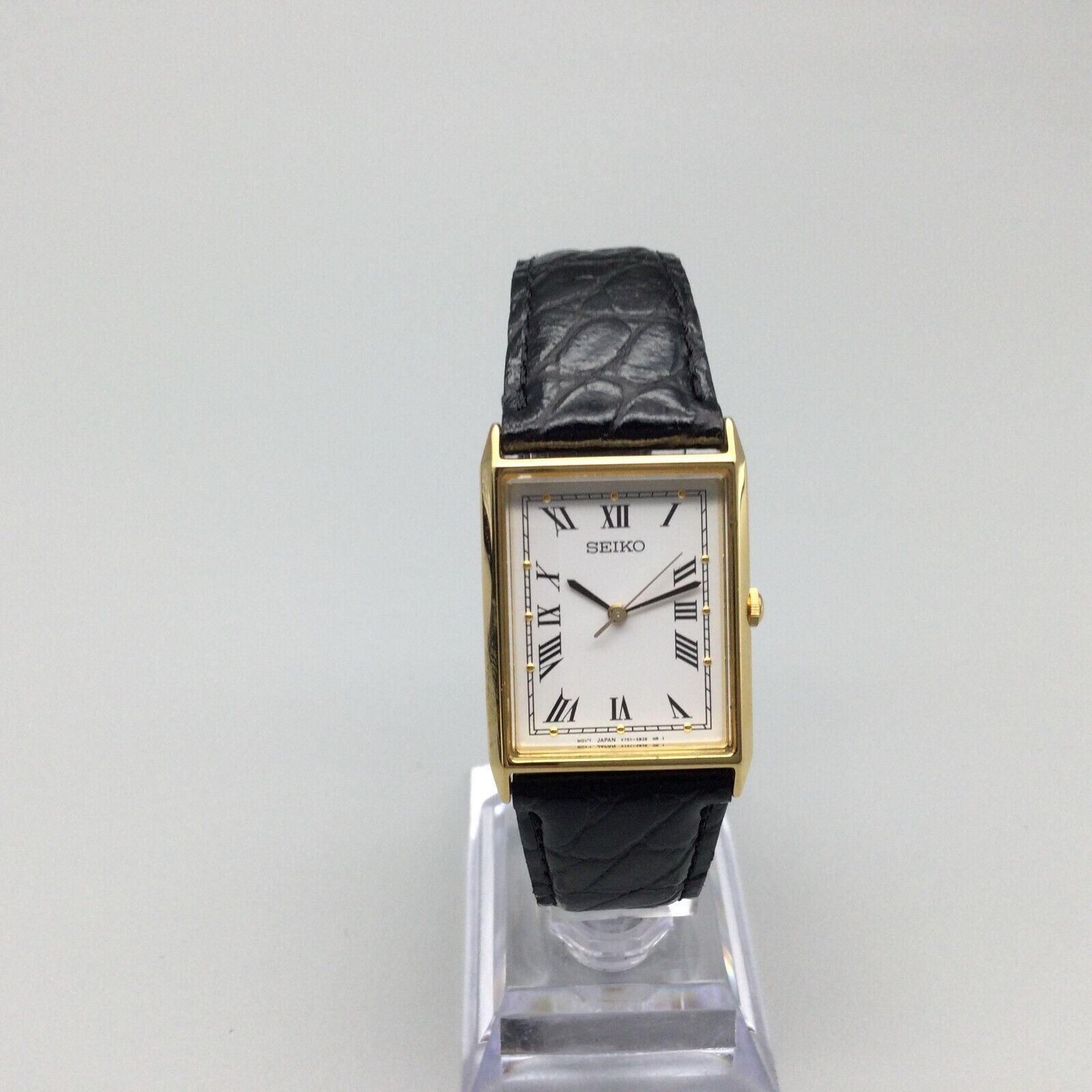 【稼働品】seiko tank　クォーツ　V701-5E10 ゴールド Vintage Seiko Tank Watch Men Gold Tone V701-5E10 Leather