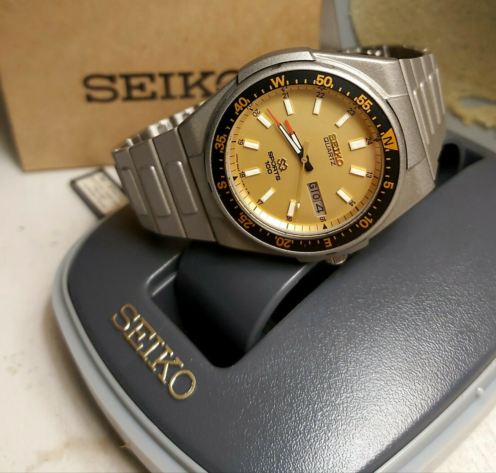 RARE Seiko 6923-710a sports 100 watch vintage made in Japan
